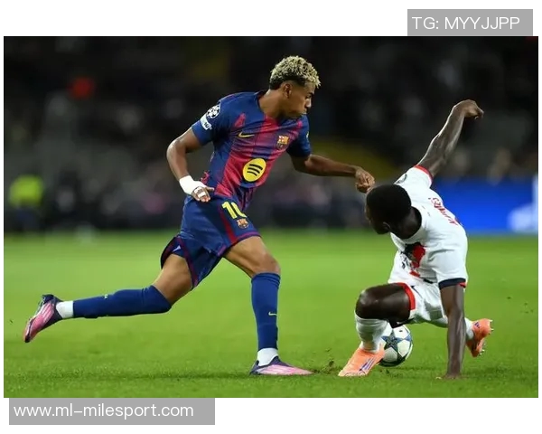 西媒报道亚马尔备战巴黎之战积极训练成为最后离场球员之一